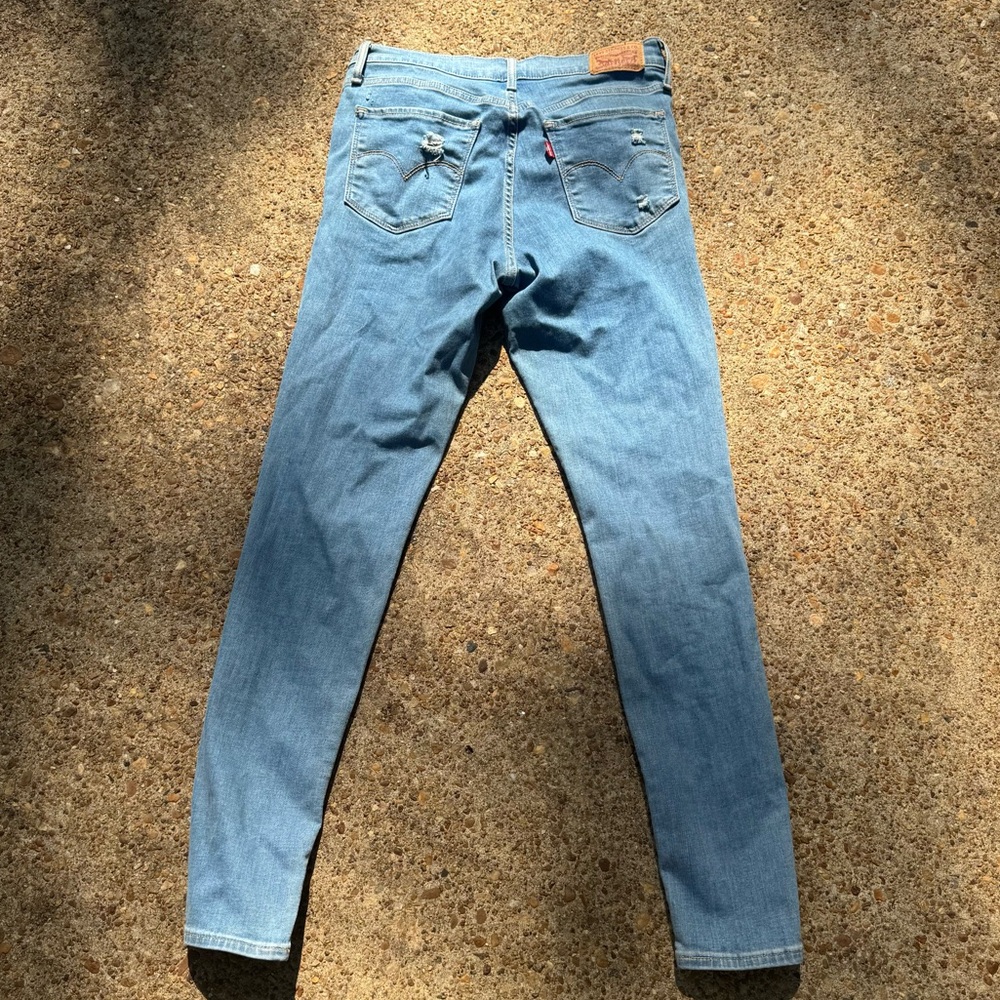 Levi High Rise Jeans